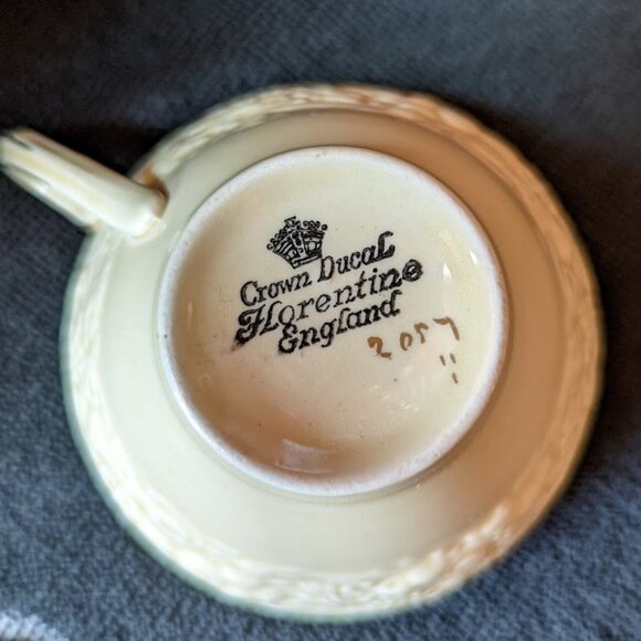 Vintage Crown Ducal Florentine Gold Band 2057  Flat Teacups – c 1950s/1960s - Picture 4 of 8
